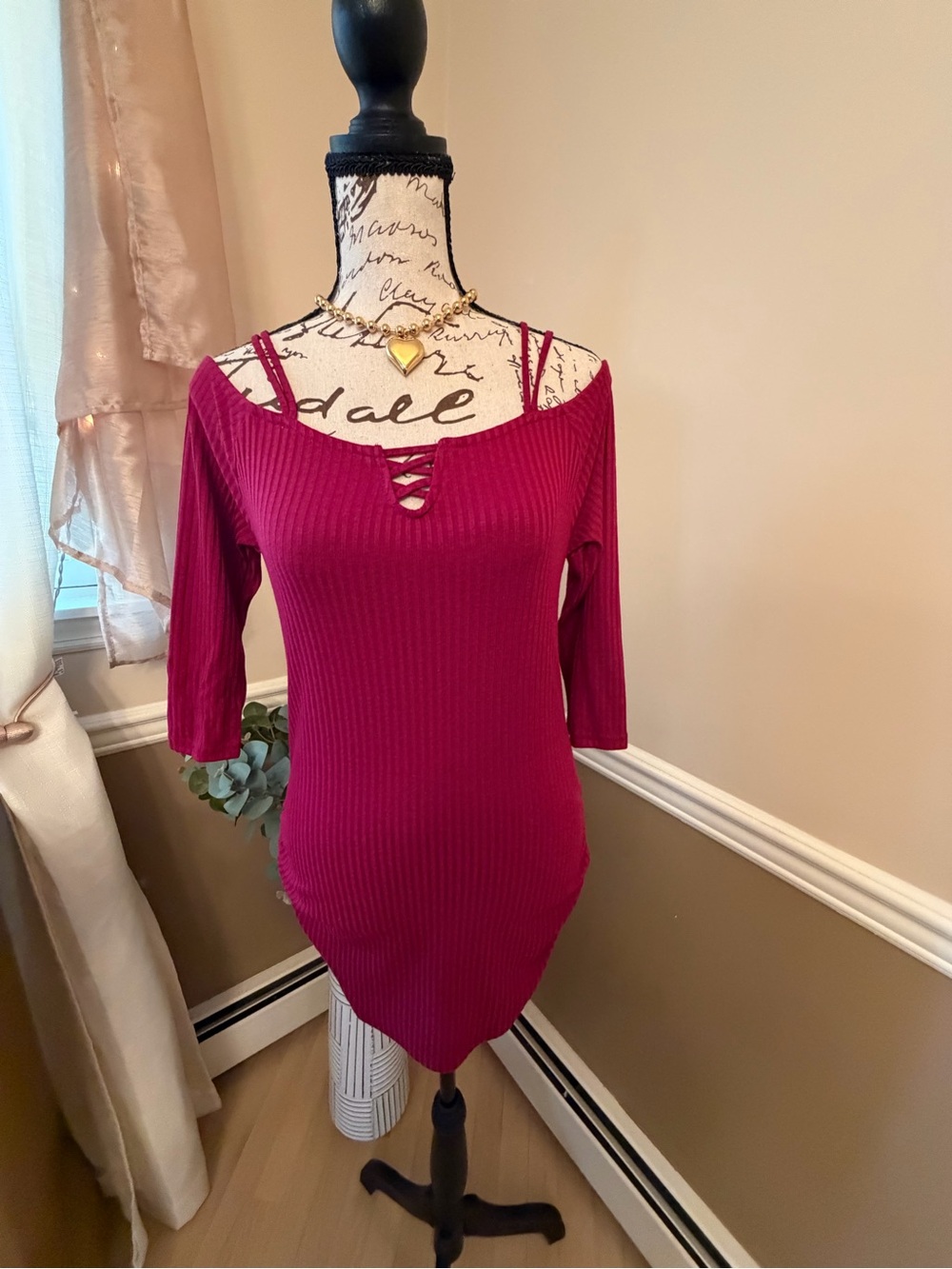 Suzy Shier wine Ribbed Lace-Up Top Side Ruched Tunic M